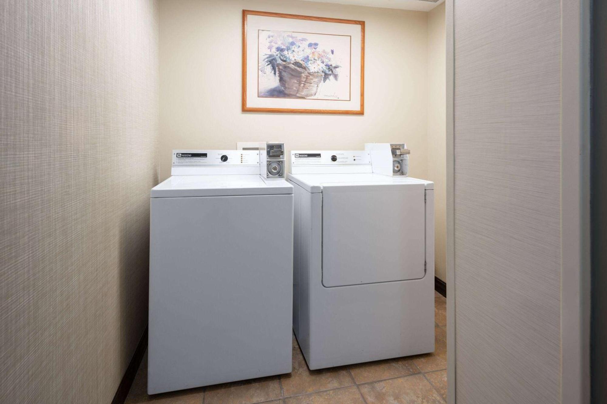 Days Inn & Suites By Wyndham Bozeman Esterno foto