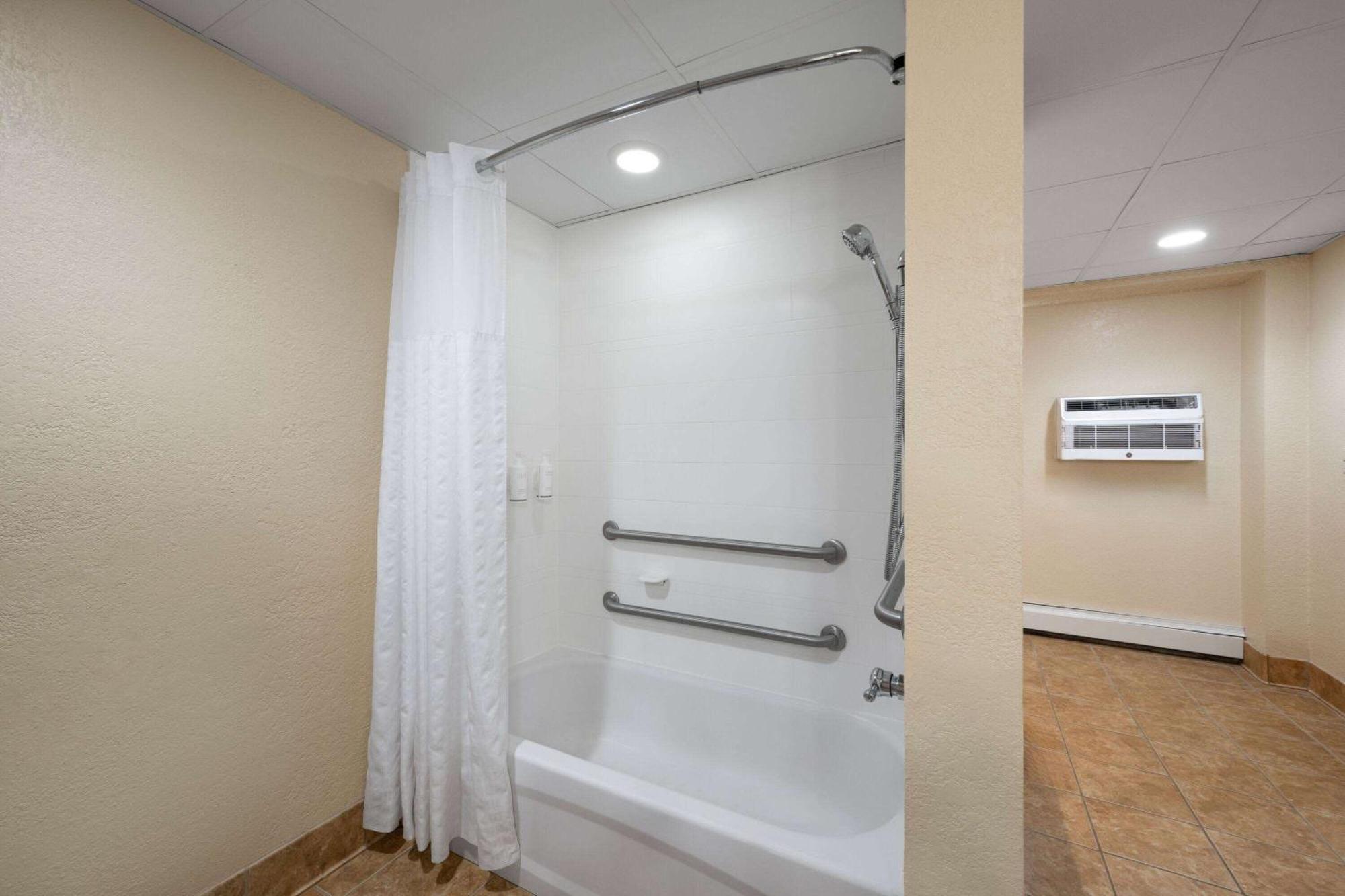 Days Inn & Suites By Wyndham Bozeman Esterno foto