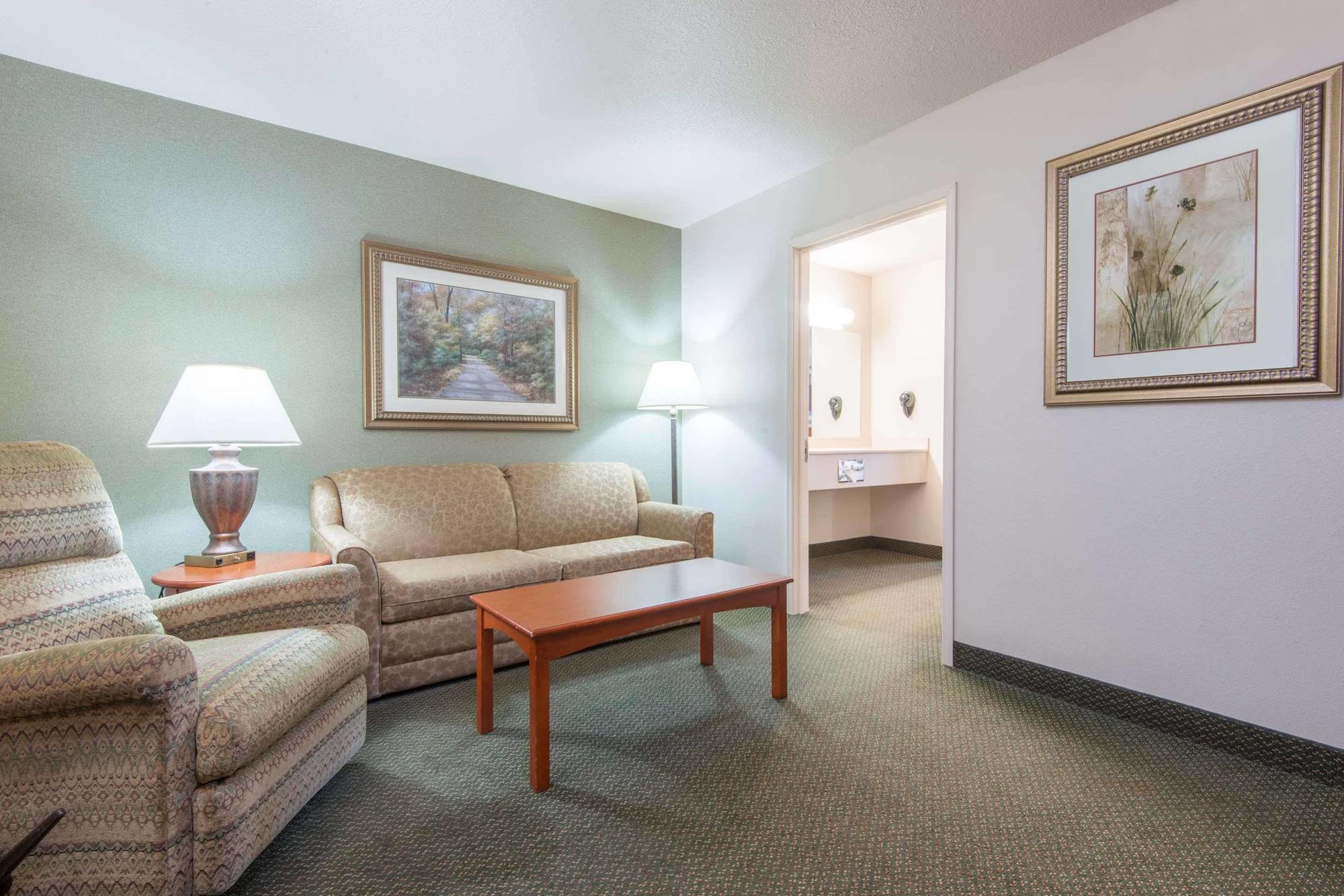 Days Inn & Suites By Wyndham Bozeman Esterno foto