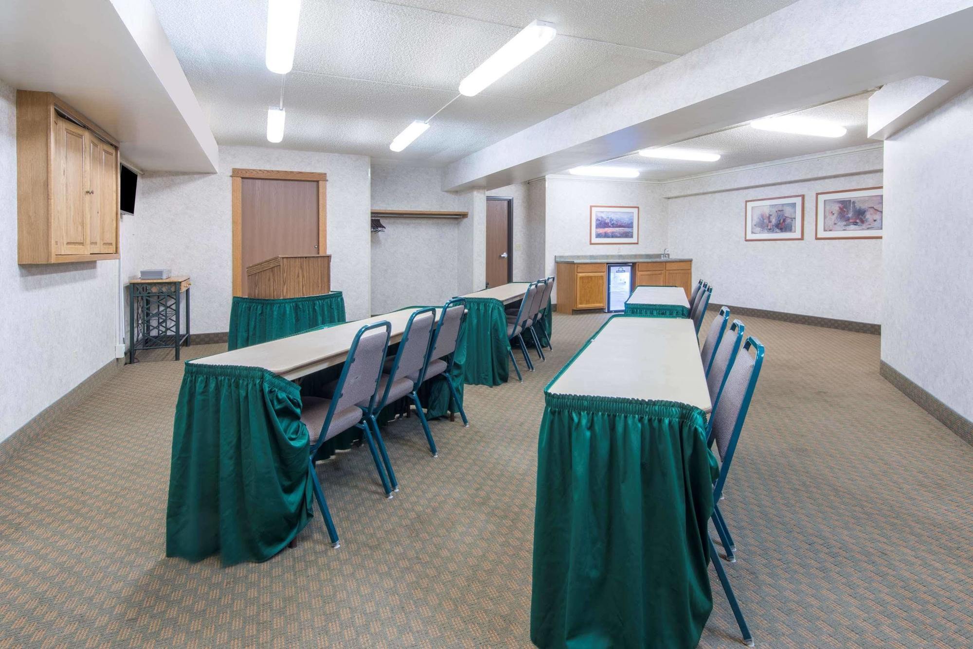 Days Inn & Suites By Wyndham Bozeman Esterno foto